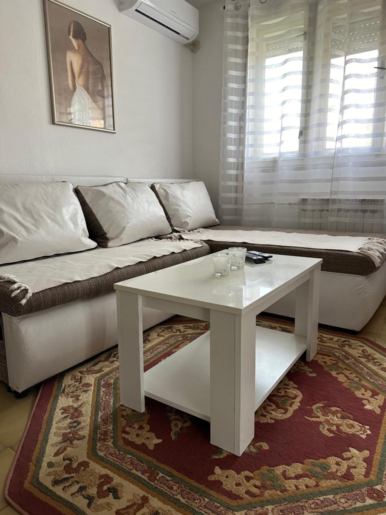 Day & Night Apartment Ćuprija Exterior foto